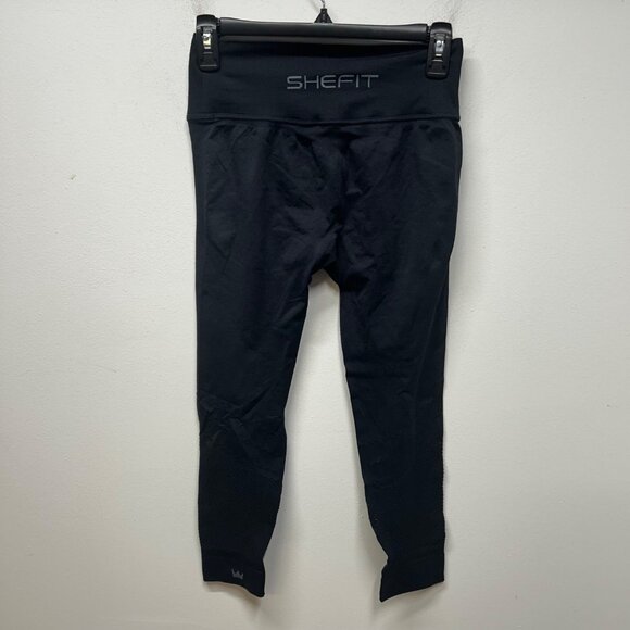 Shefit Medium Black High-Waisted Capri Leggings textured Detailing workout - Picture 6 of 9